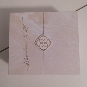 Kendra Scott Jewelry Box